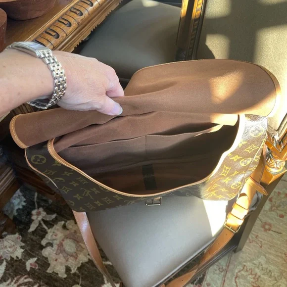 🌟🌟HOST PICK🌟🌟Absolutely Stunning Louis Vuitton Saddle Bag Purse - Picture 16 of 17